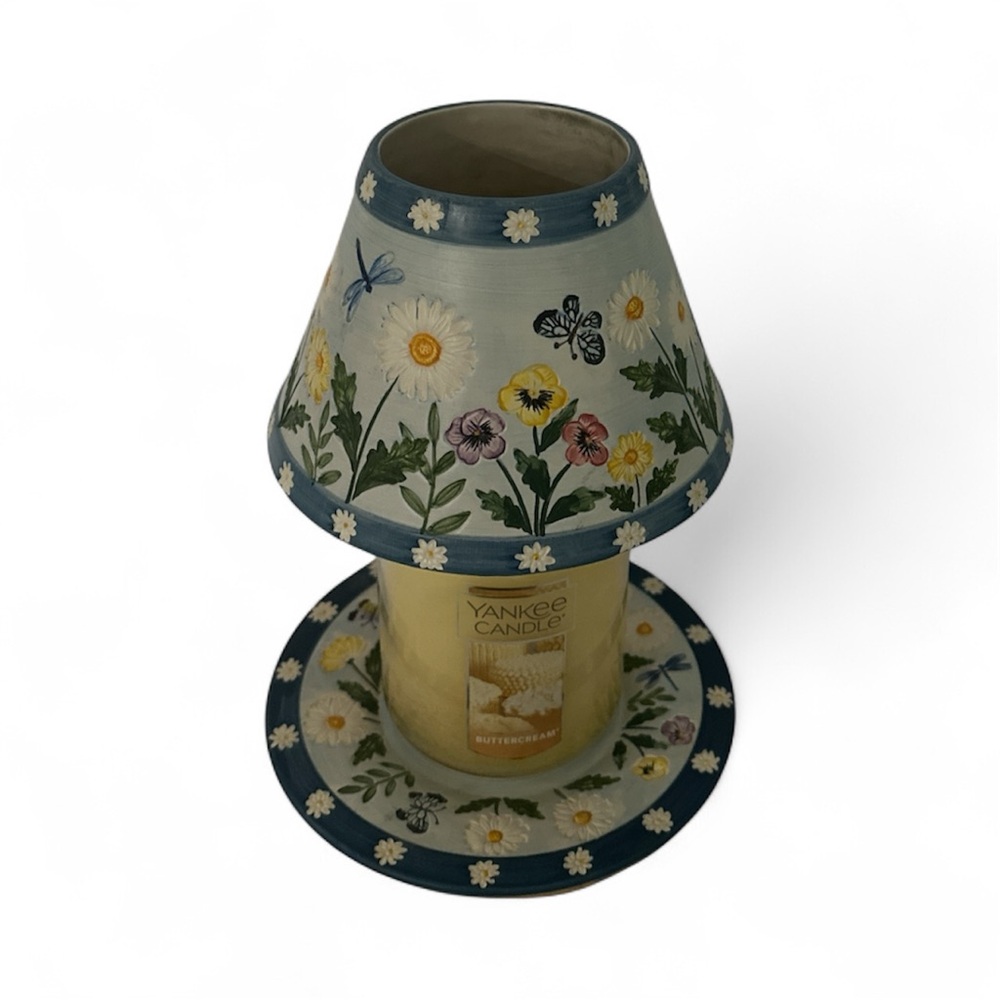 Yankee Candle Blue Floral Shade and Plate. Candle not included.